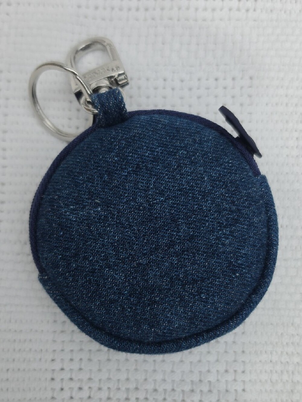 VICTORIA'S SECRET Embroidered Daisy Monogram Coin Pouch Keychain Bag Charm - Picture 4 of 5